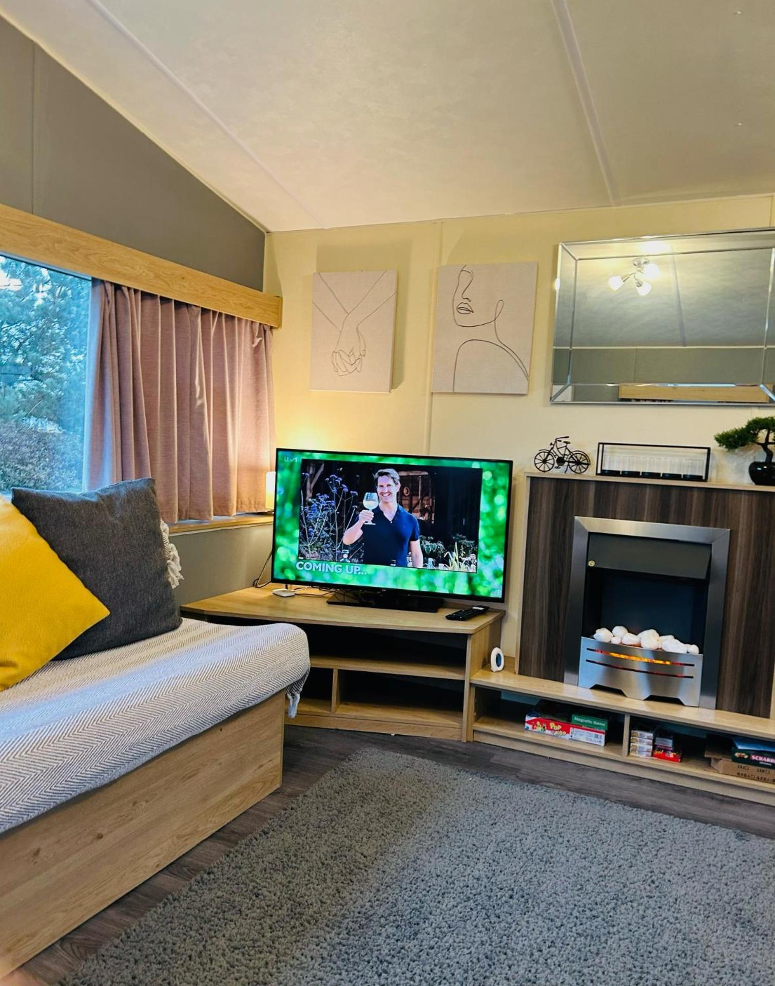 Beautiful 8 Birth Holiday Home - Tattershall Lakes Bagian luar foto